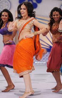 Kriti Kharbanda feet photo thumbnail