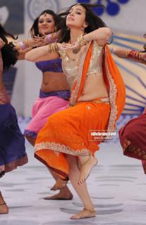 Kriti Kharbanda feet photo thumbnail