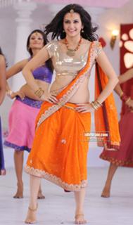 Kriti Kharbanda feet photo thumbnail