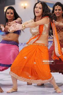 Kriti Kharbanda feet photo thumbnail