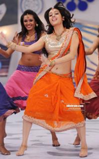 Kriti Kharbanda feet photo thumbnail