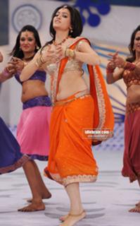 Kriti Kharbanda feet photo thumbnail