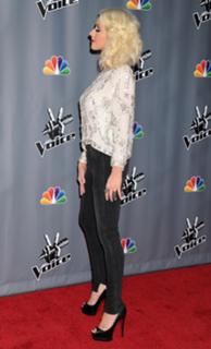 Christina Aguilera feet photo thumbnail