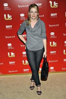 Melissa Joan Hart feet photo thumbnail