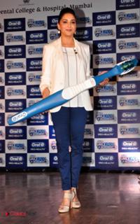 Madhuri Dixit feet photo thumbnail