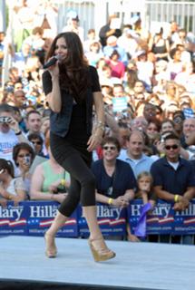 Katharine McPhee feet photo thumbnail