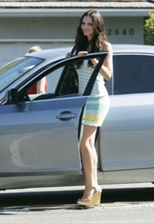 Katharine McPhee feet photo thumbnail