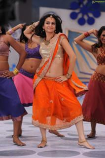 Kriti Kharbanda feet photo thumbnail