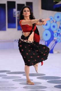 Kriti Kharbanda feet photo thumbnail