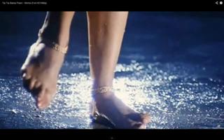 Raveena Tandon feet photo thumbnail