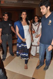 Parineeti Chopra feet photo thumbnail