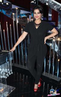 Parineeti Chopra feet photo thumbnail