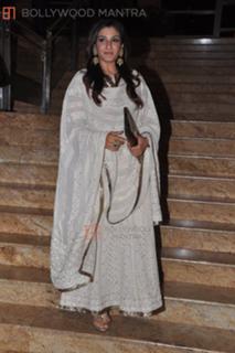 Raveena Tandon feet photo thumbnail