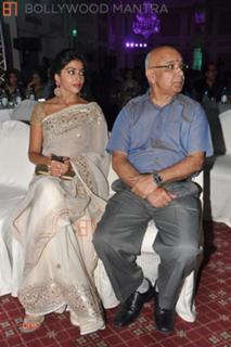 Shriya Saran feet photo thumbnail
