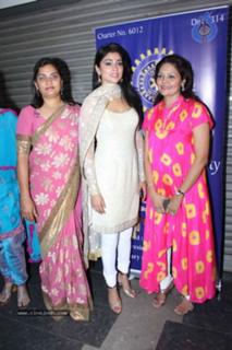 Shriya Saran feet photo thumbnail