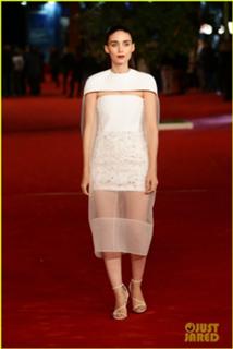 Rooney Mara feet photo thumbnail