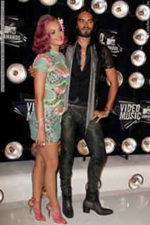 Katy Perry feet photo thumbnail