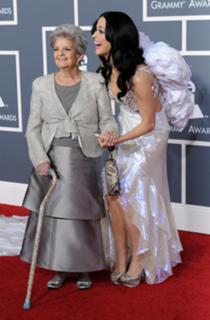 Katy Perry feet photo thumbnail