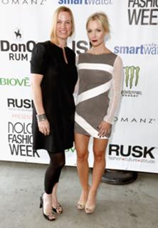 Jennie Garth feet photo thumbnail