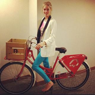 Doutzen Kroes feet photo thumbnail