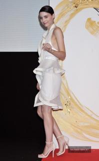 Rooney Mara feet photo thumbnail