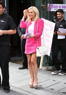 Helen Flanagan feet photo thumbnail