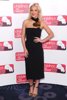 Helen Flanagan feet photo thumbnail