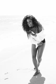 Gabrielle Union feet photo thumbnail
