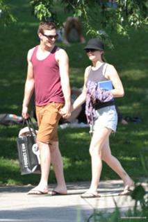 Jennifer Lawrence feet photo thumbnail