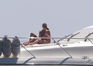 Jennifer Aniston feet photo thumbnail