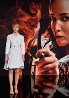 Jennifer Lawrence feet photo thumbnail