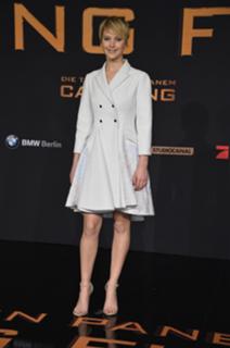 Jennifer Lawrence feet photo thumbnail