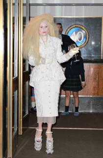 Lady Gaga feet photo thumbnail