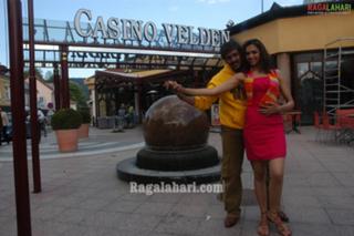 Deepika Padukone feet photo thumbnail