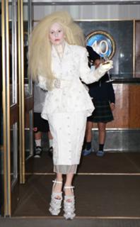 Lady Gaga feet photo thumbnail