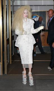 Lady Gaga feet photo thumbnail