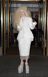 Lady Gaga feet photo thumbnail