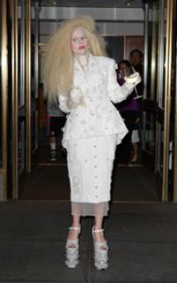 Lady Gaga feet photo thumbnail