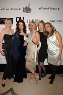 Emma Thompson feet photo thumbnail