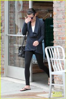 Lea Michele feet photo thumbnail