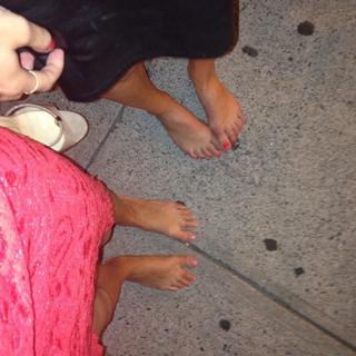 Sara Sampaio feet photo thumbnail