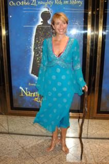 Emma Thompson feet photo thumbnail
