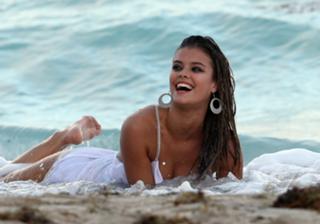 Nina Agdal feet photo thumbnail