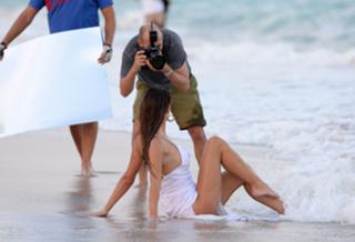 Nina Agdal feet photo thumbnail