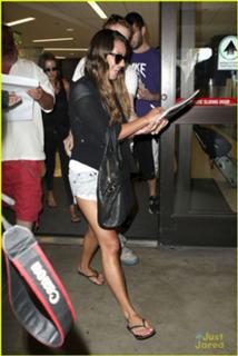 Lea Michele feet photo thumbnail