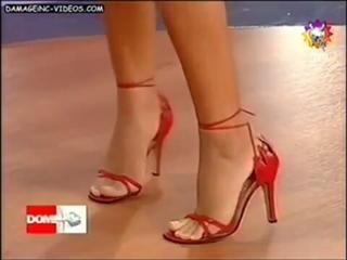 Carolina Ardohain feet photo thumbnail