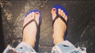 Grace Helbig feet photo thumbnail