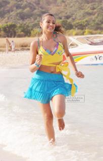Trisha Krishnan feet photo thumbnail