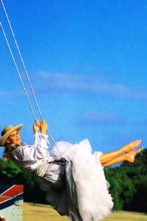 Claudia Schiffer feet photo thumbnail