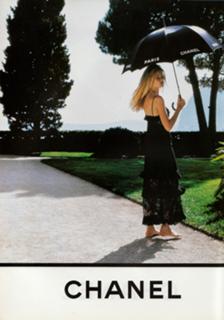 Claudia Schiffer feet photo thumbnail